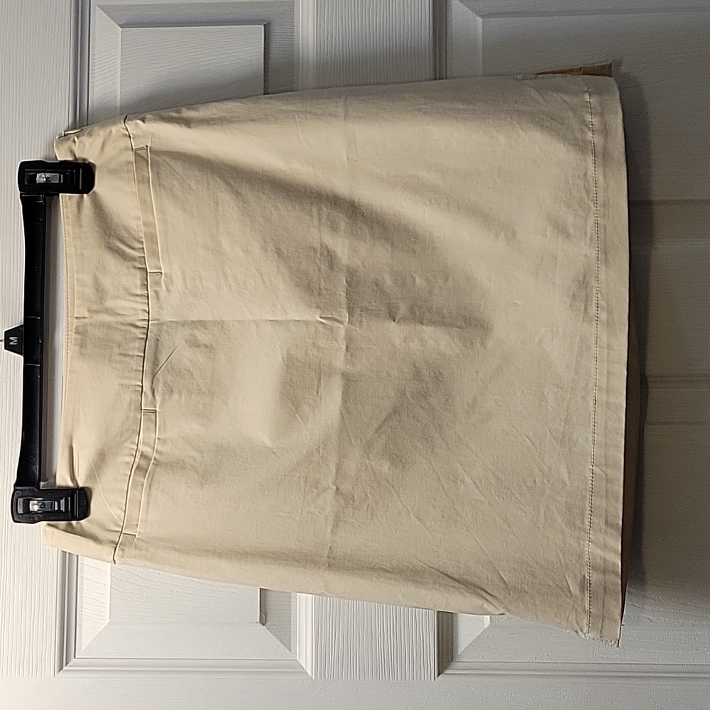 Khaki mini skirt. Gap. Size 1